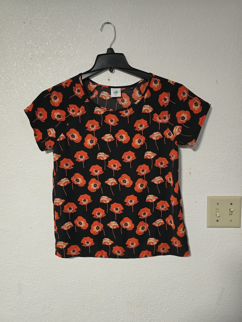 CAbi Black Short-Sleeve Tee with Orange Floral Print Size XS - Picture 2 of 9
